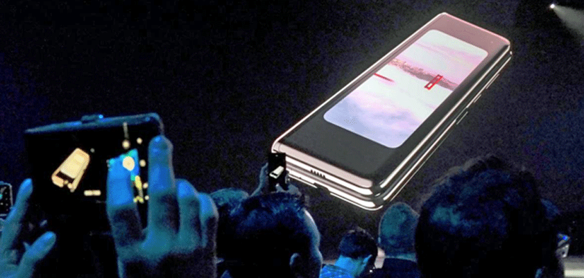 samsung postpones Galaxy fold