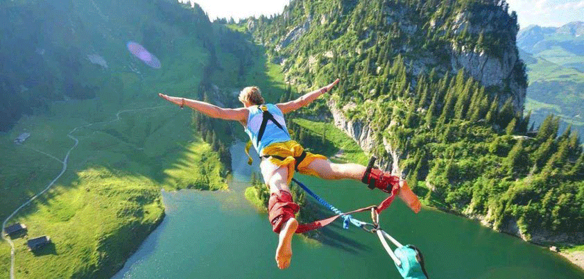 Jun Zhang bungee jump