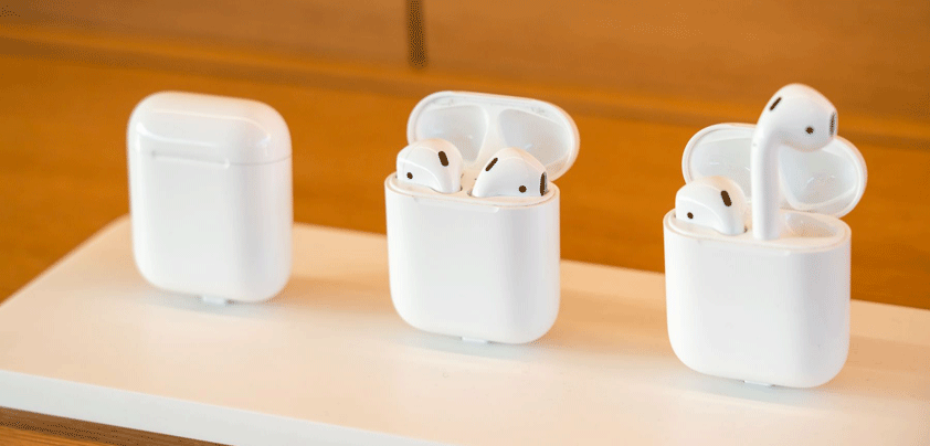 apple bloomberg new airpods