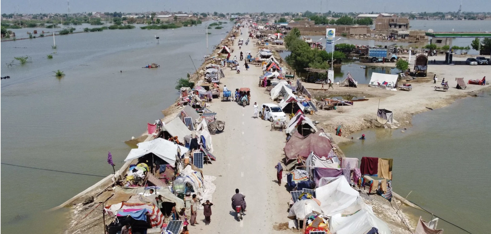 apple relief pakistan flood