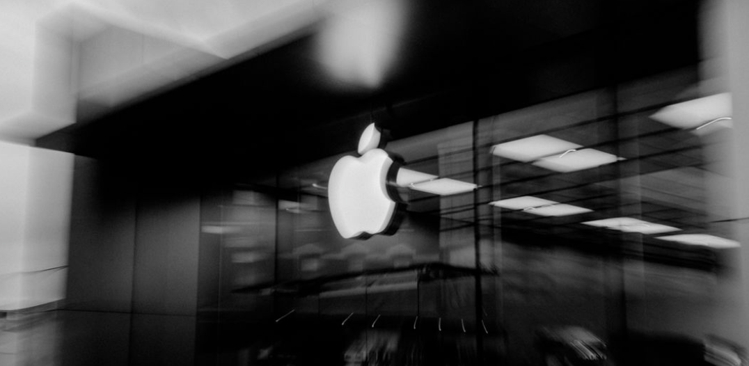 apple store upsell bloomberg