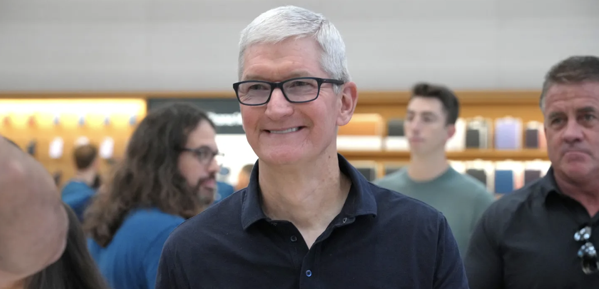 apple tim cook paycut