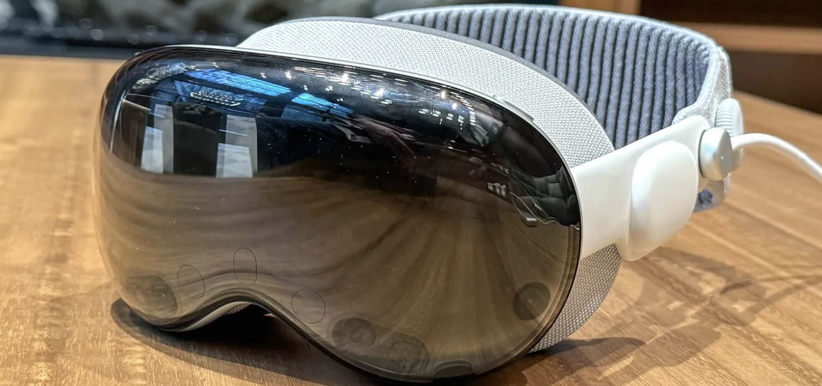 apple vision gurman weekly