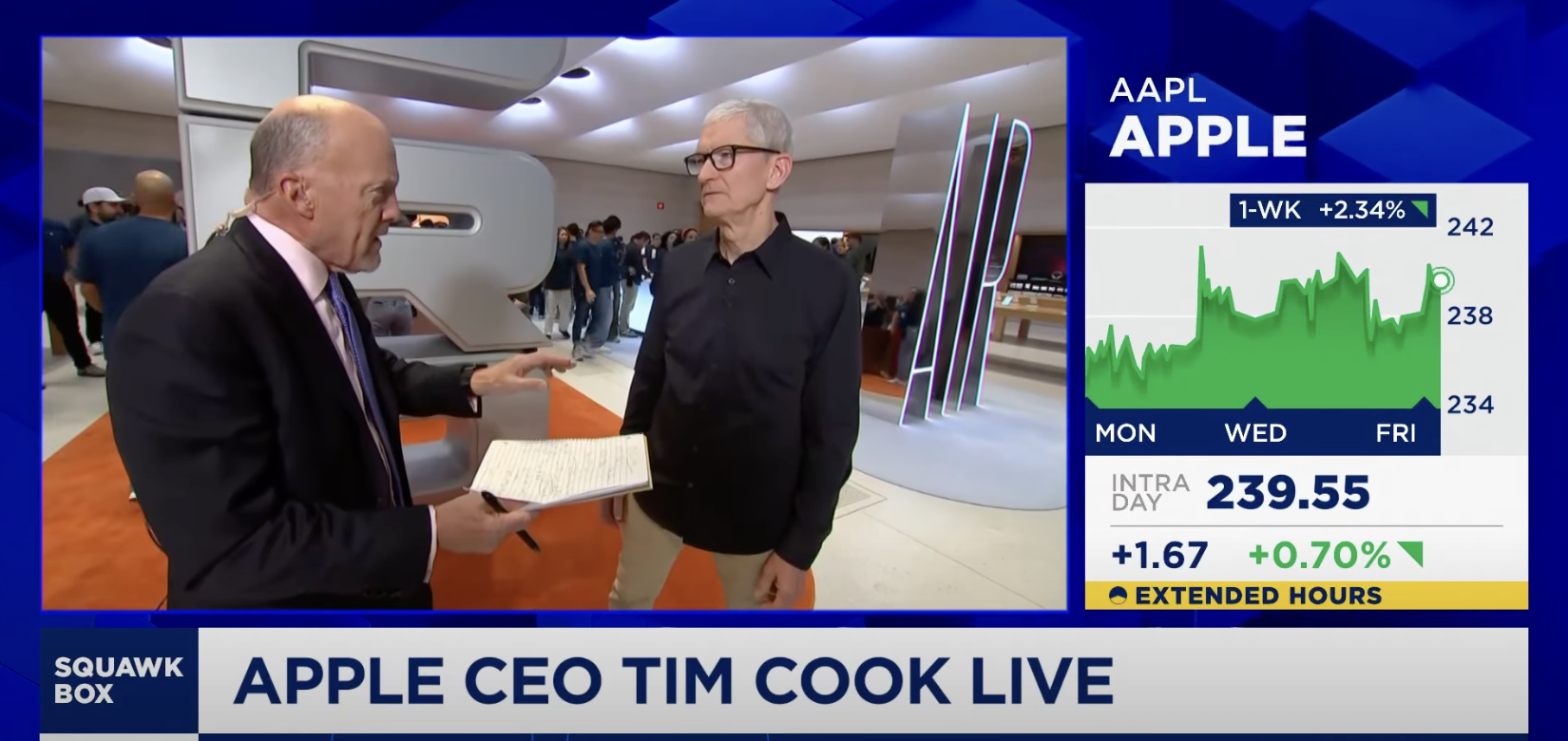 apple cramer cook iphone17 launch
