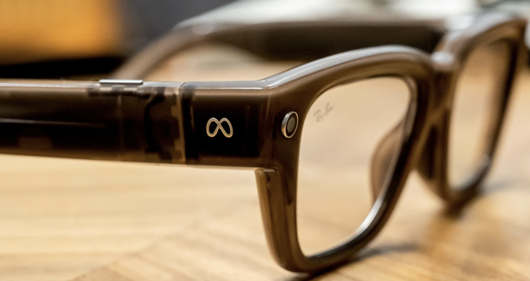 apple gurman glasses avp2