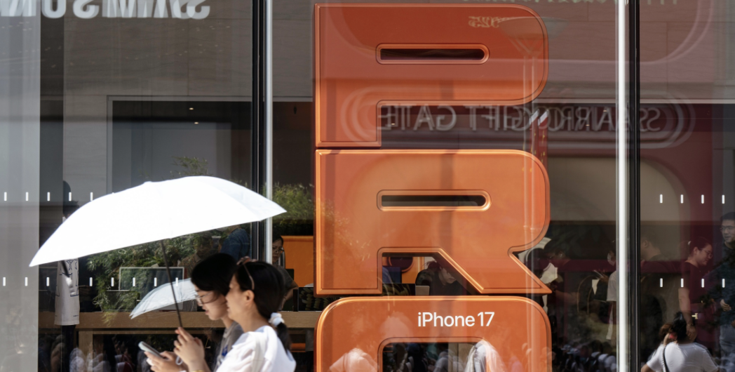 apple gurman big quarter