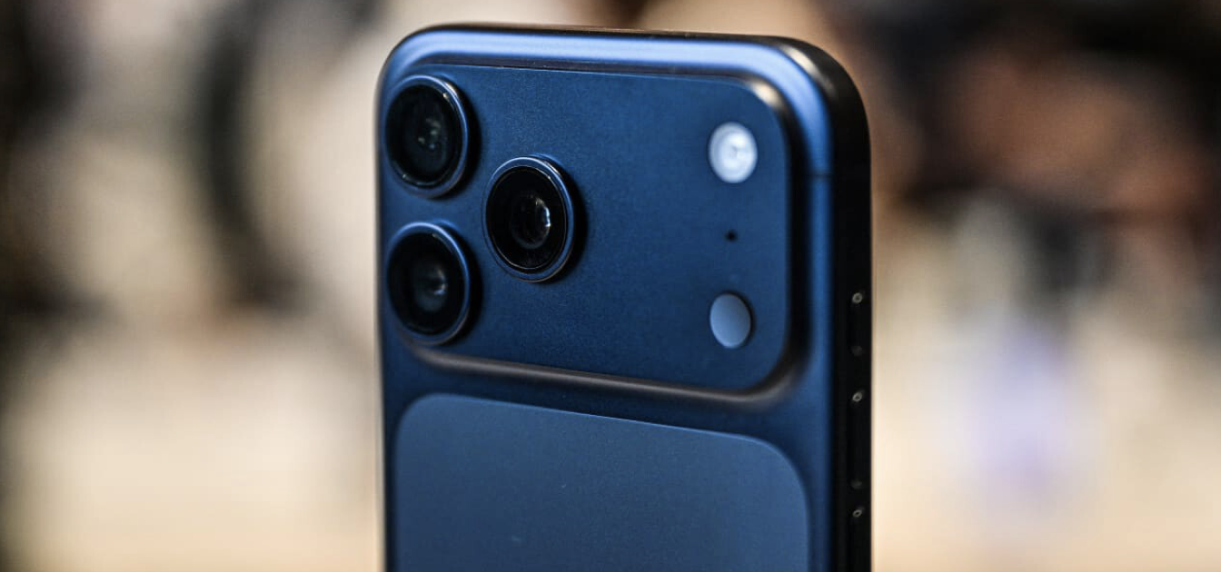 apple blowout shares down