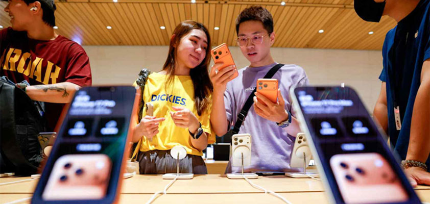 apple nikkei 2026 iphones